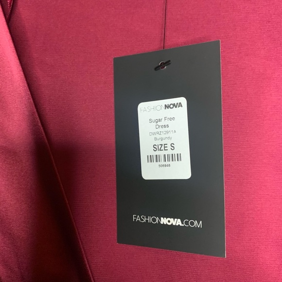 Burgundy dress - Picture 3 of 4